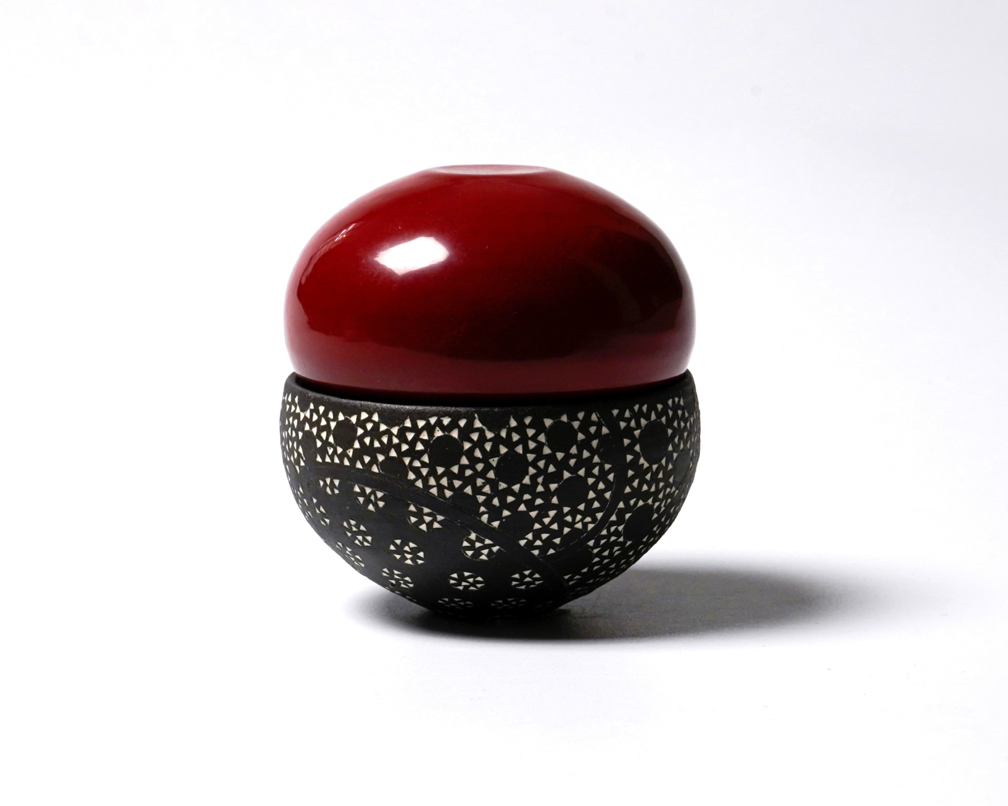 KITAMURA Junko 北村純子, Small Container with Lacquer No.1 盒子