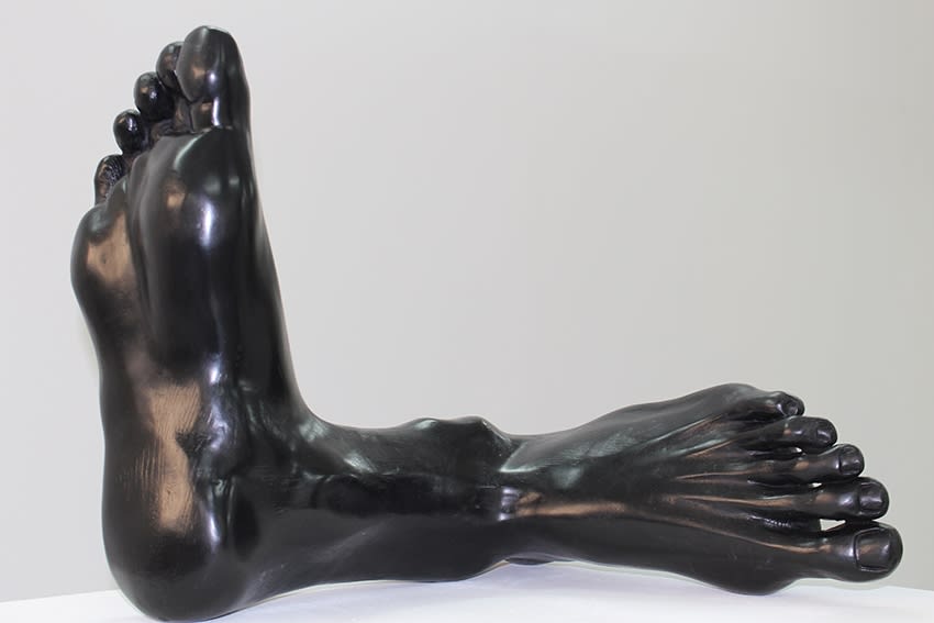 Prune Nourry Duality feet Bronze 43 x 43 x 43 cm