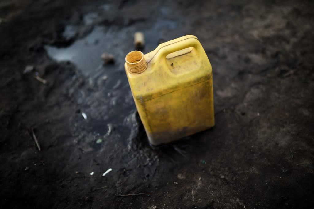 Mário Macilau, Untitled 4, from series Things Fall Apart, 2021