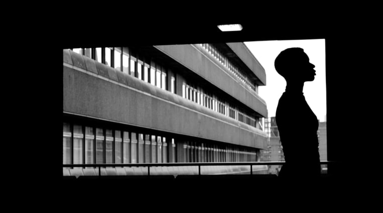 Julianknxx, Black Room, 2023