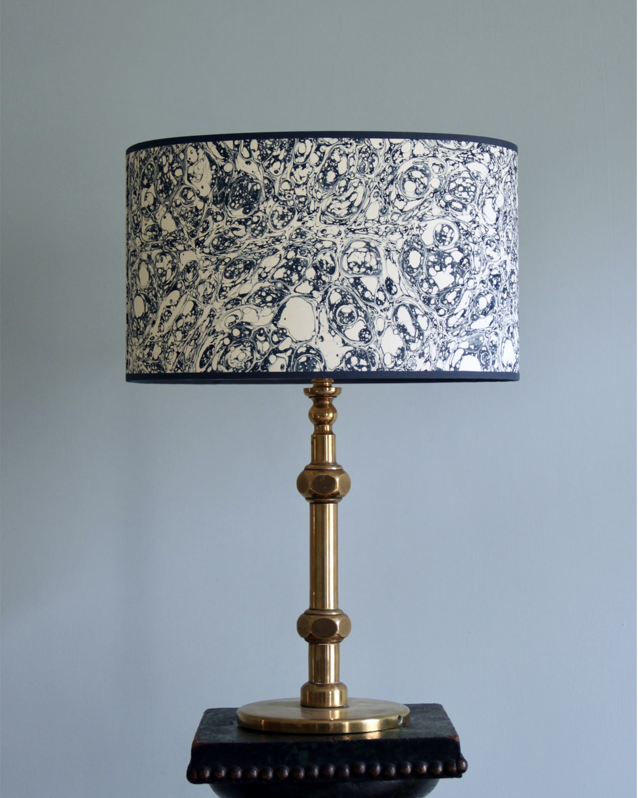 Inq, Oval Navy Lampshade