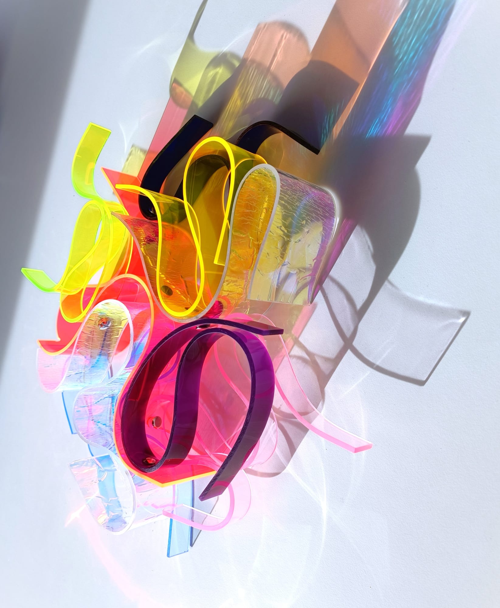 Selçuk Dizlek, Kringel Dichroic II, 2023
