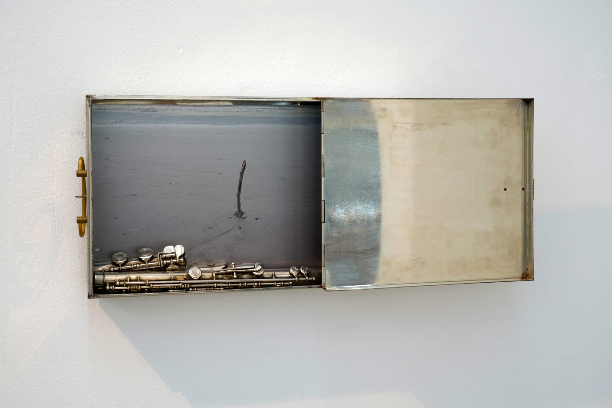 Peter Buechler, Flute on the beach, 2024