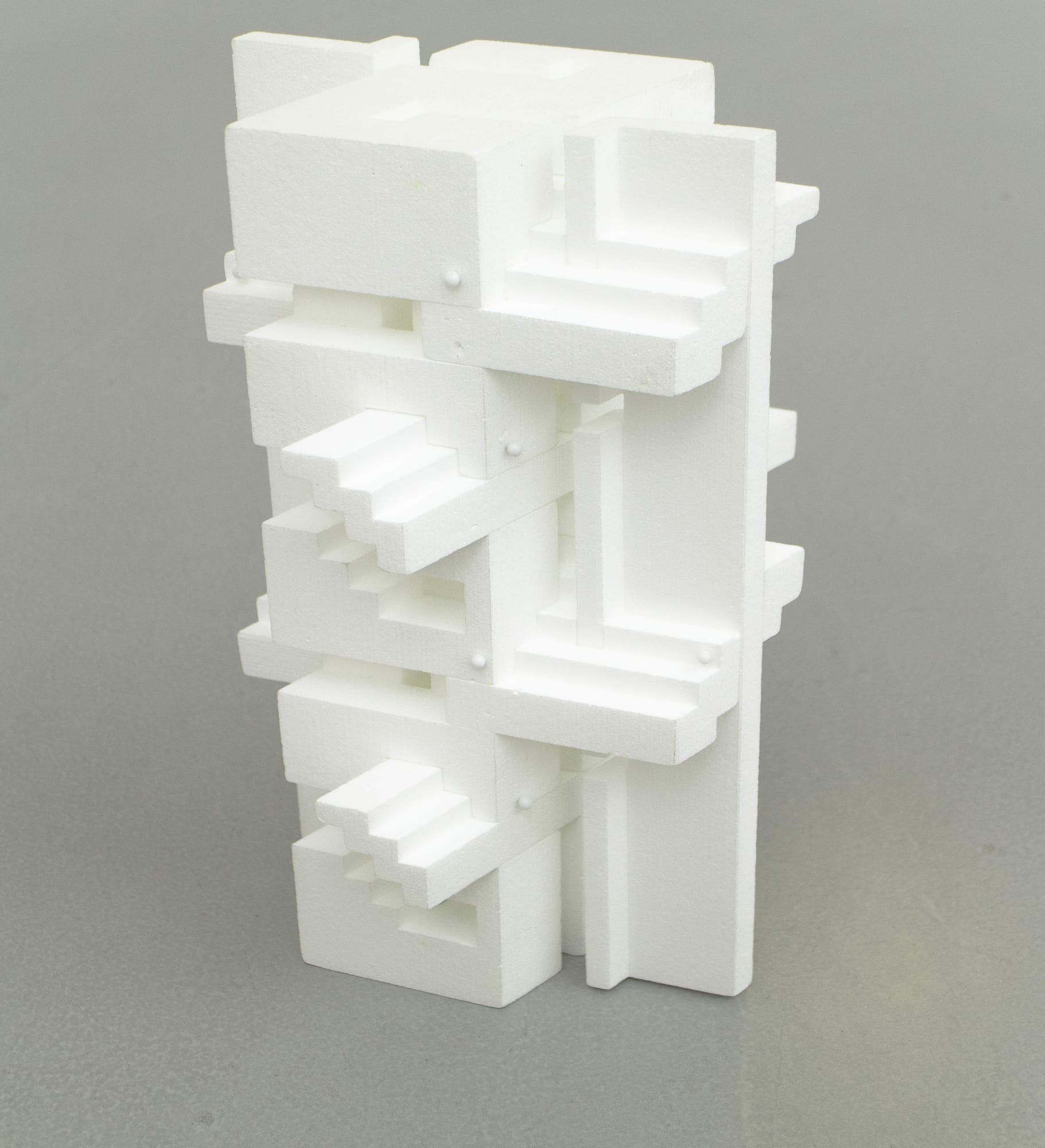 Helmuth Gsöllpointner, "Treppen", Modell für eine der Großplastiken für die Ausstellung im MAK (Variables Objekt, expandierter Zustand), 2003