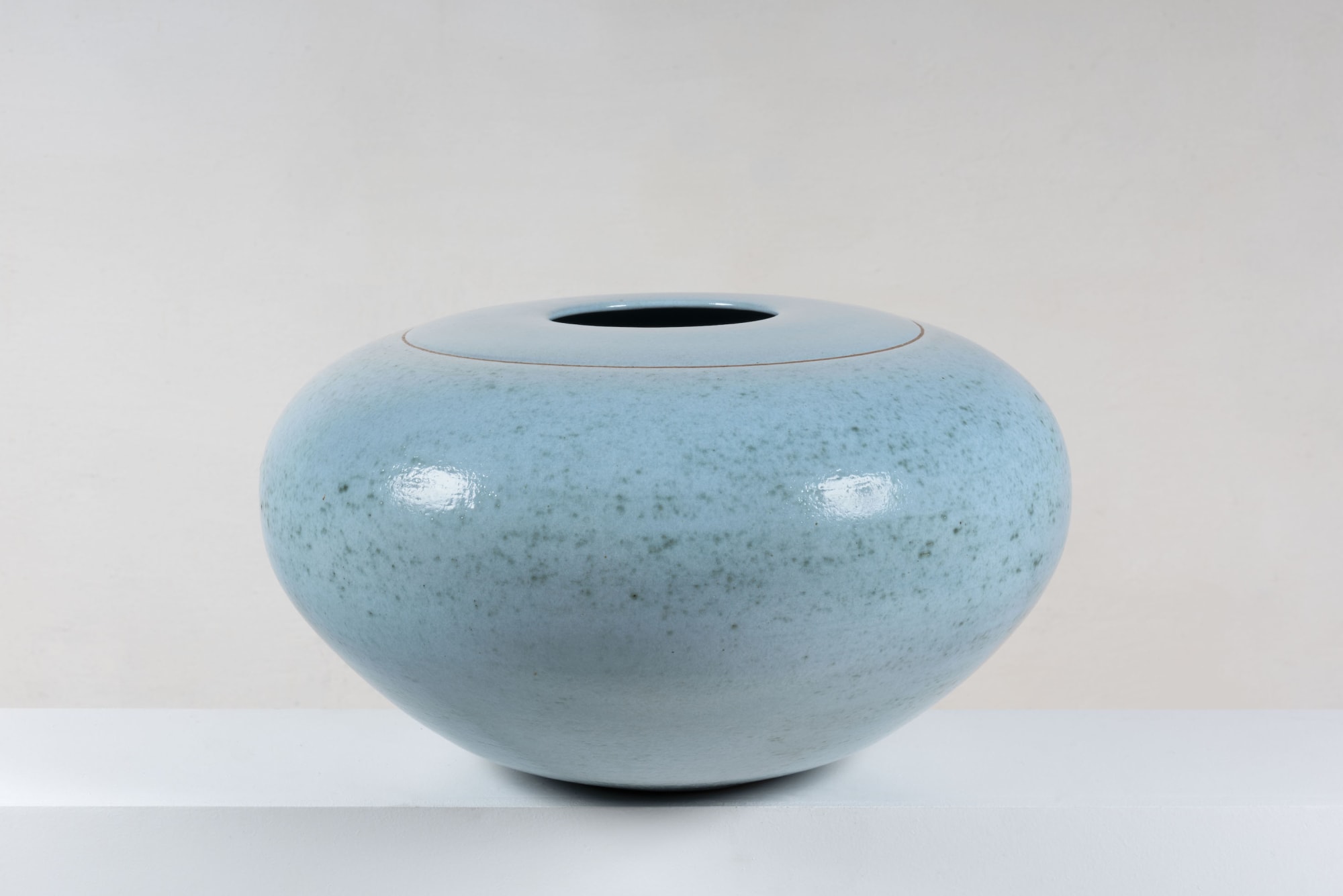 Ruth Lorentzen, Large vase with light blue gaze, N/A