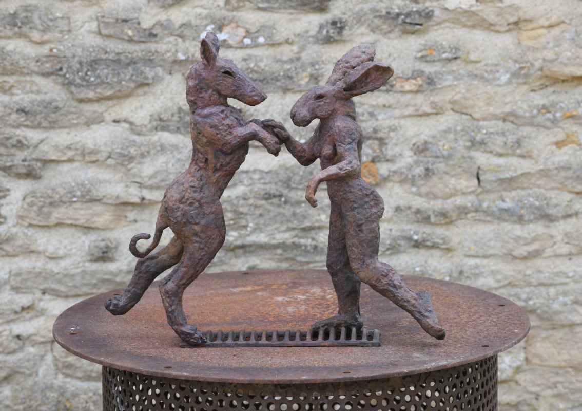 Sophie Ryder, Pink Ladyhare Dancing with Big Brown Dog, Small, 2017