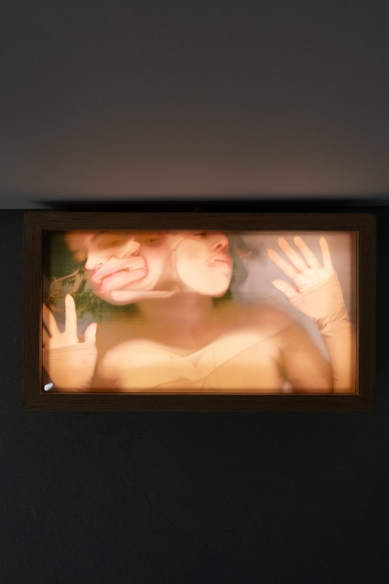 Raya Kassisieh, I lay bare on glass (Self-tablet of Another series) (AP)