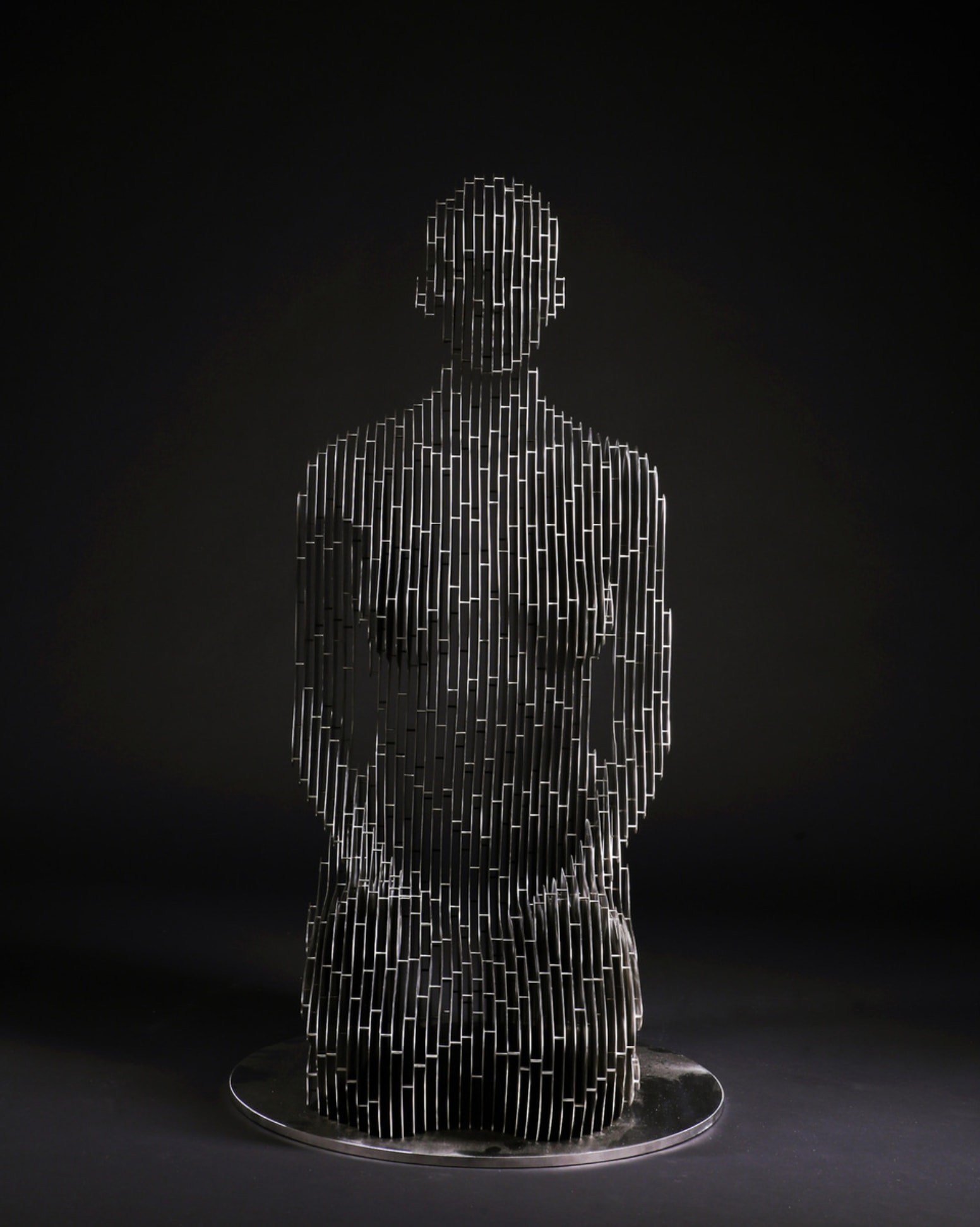 Julian Voss-Andreae, Kneeling Woman I, 2015