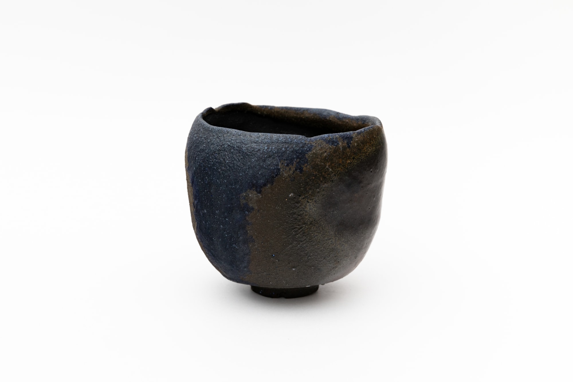 Hiroshi Goseki, Blue and Black Tea Bowl - 蒼変黒茶盌