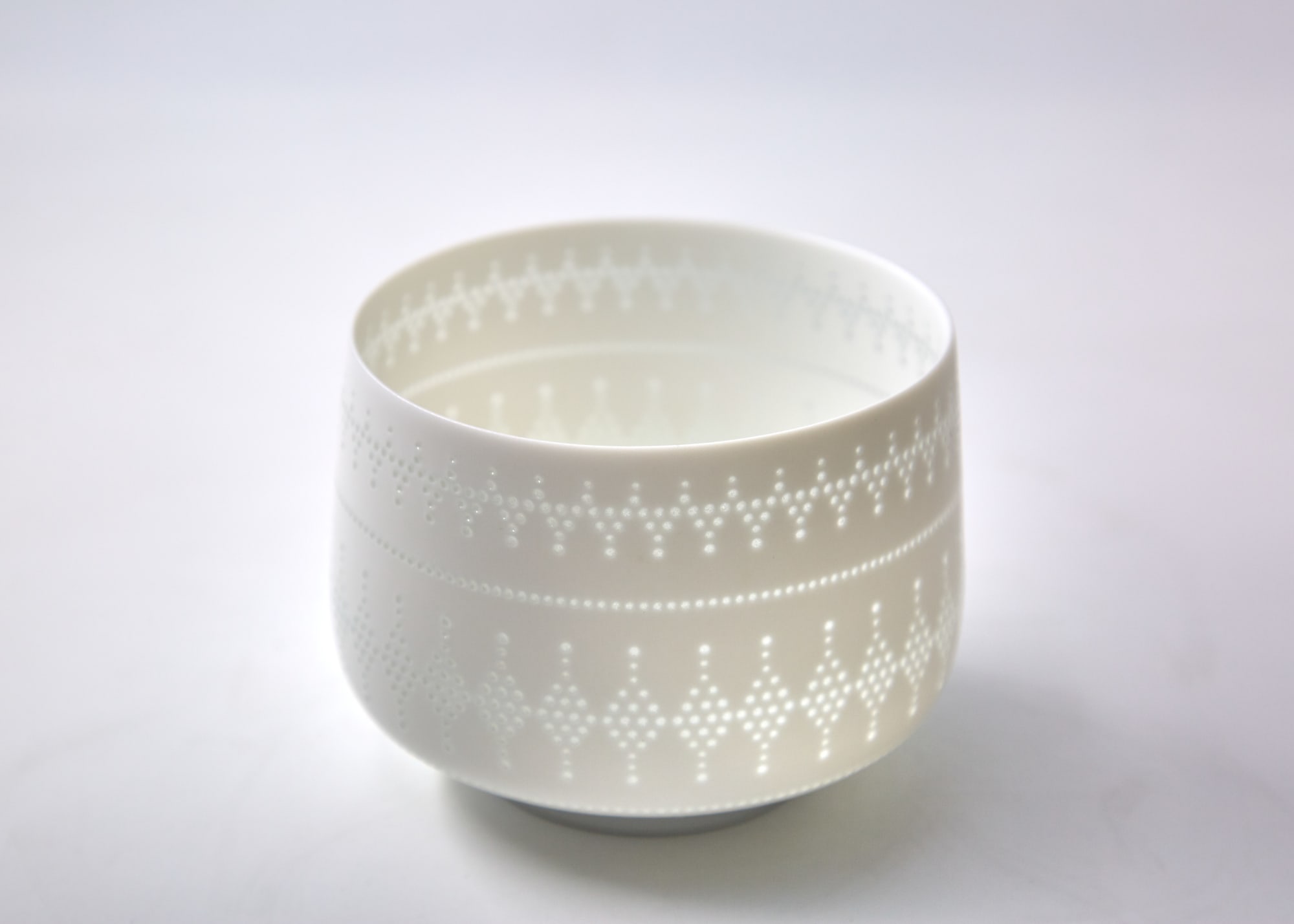Akio Niisato, Luminescent Tea Bowl, 2018