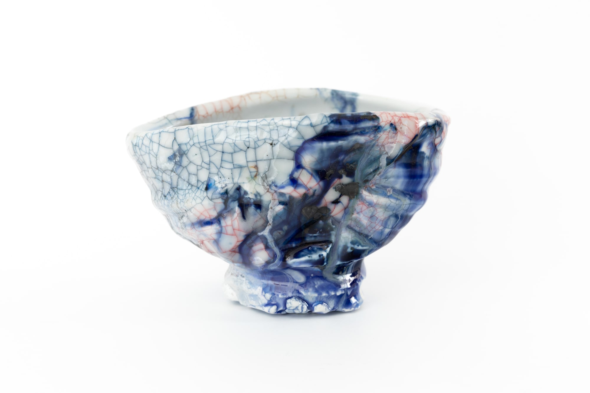 Kodai Ujiie, Ofukei and Lacquer Tea Bowl - 漆貫入彩御深井茶盌