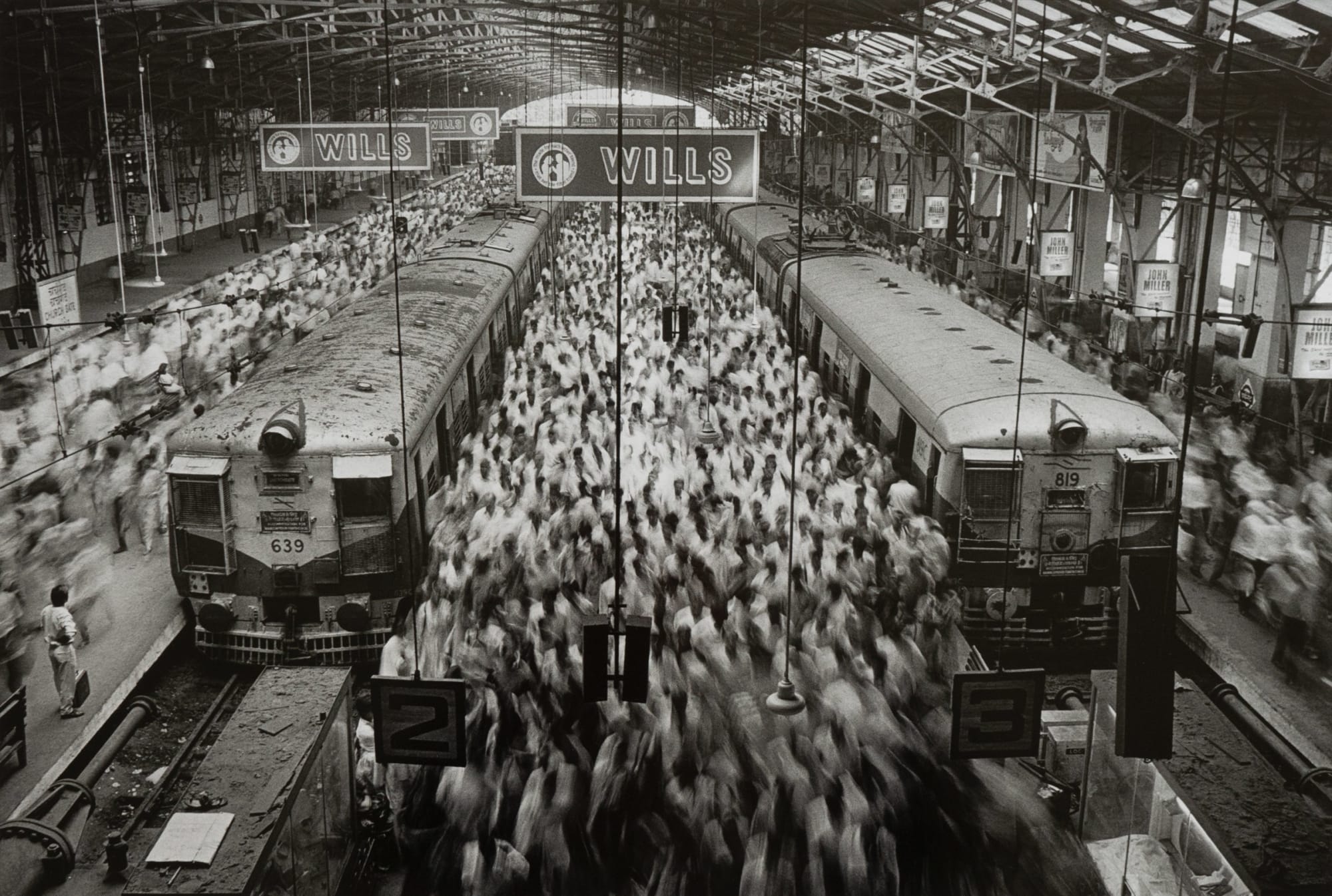 Sebastião Salgado, Churchgate Train Station, Bombay, India, 1995