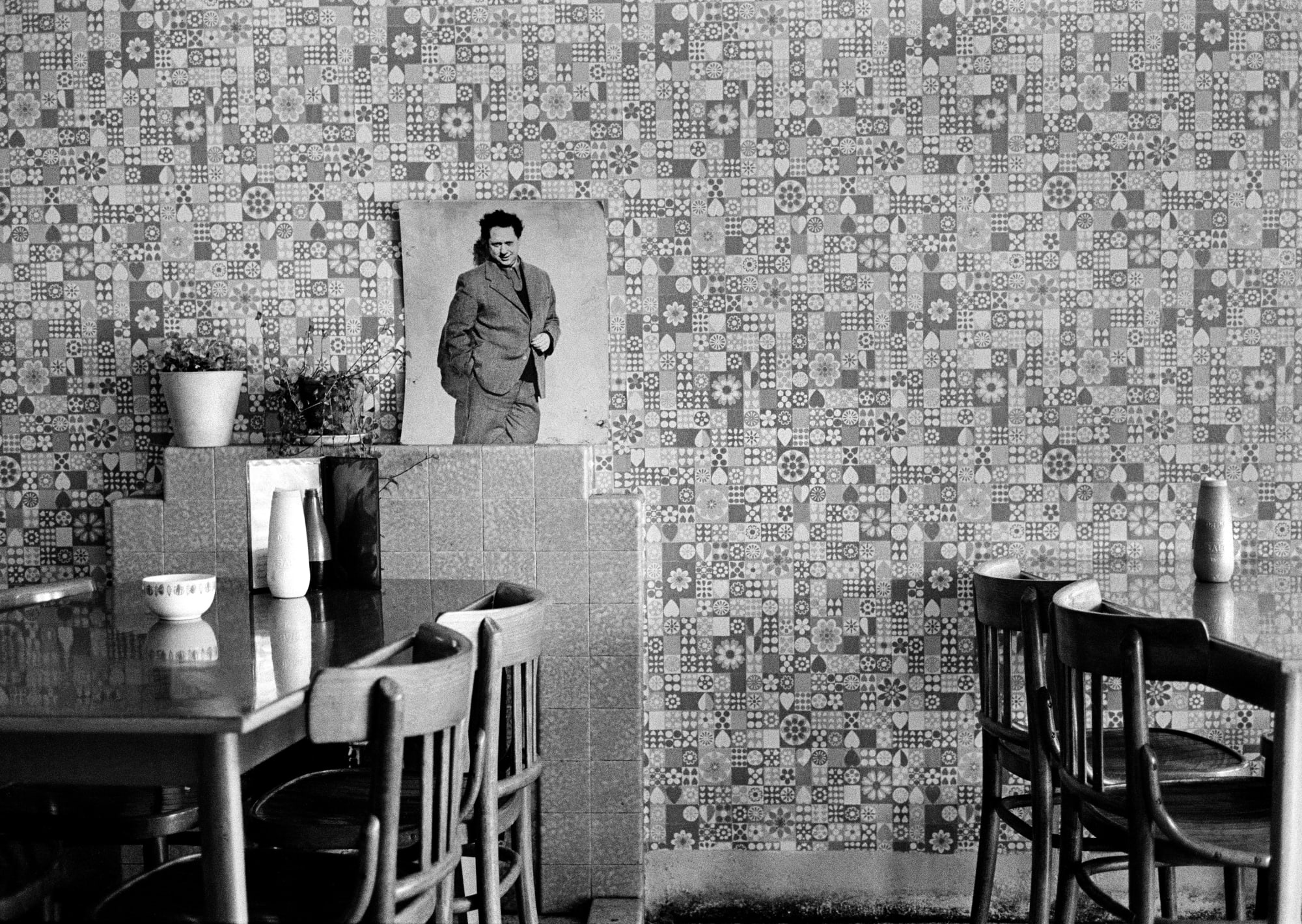 David Hurn, Dylan in Langherne Cafe. Wales., 1974