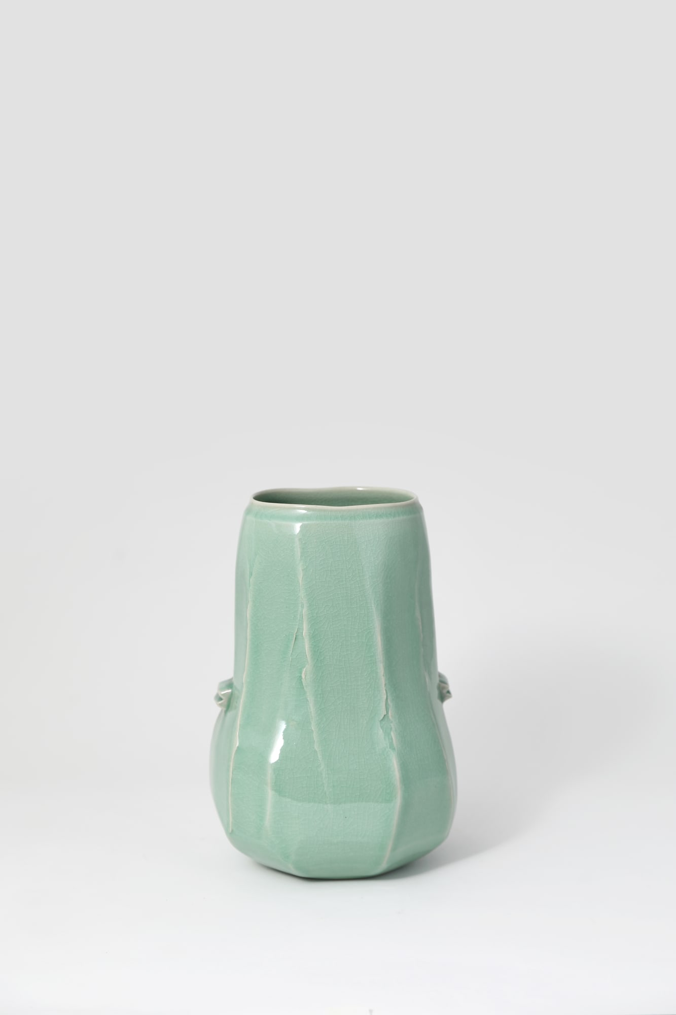 Shin Sang-ho, Faceted Celadon jar, 1991