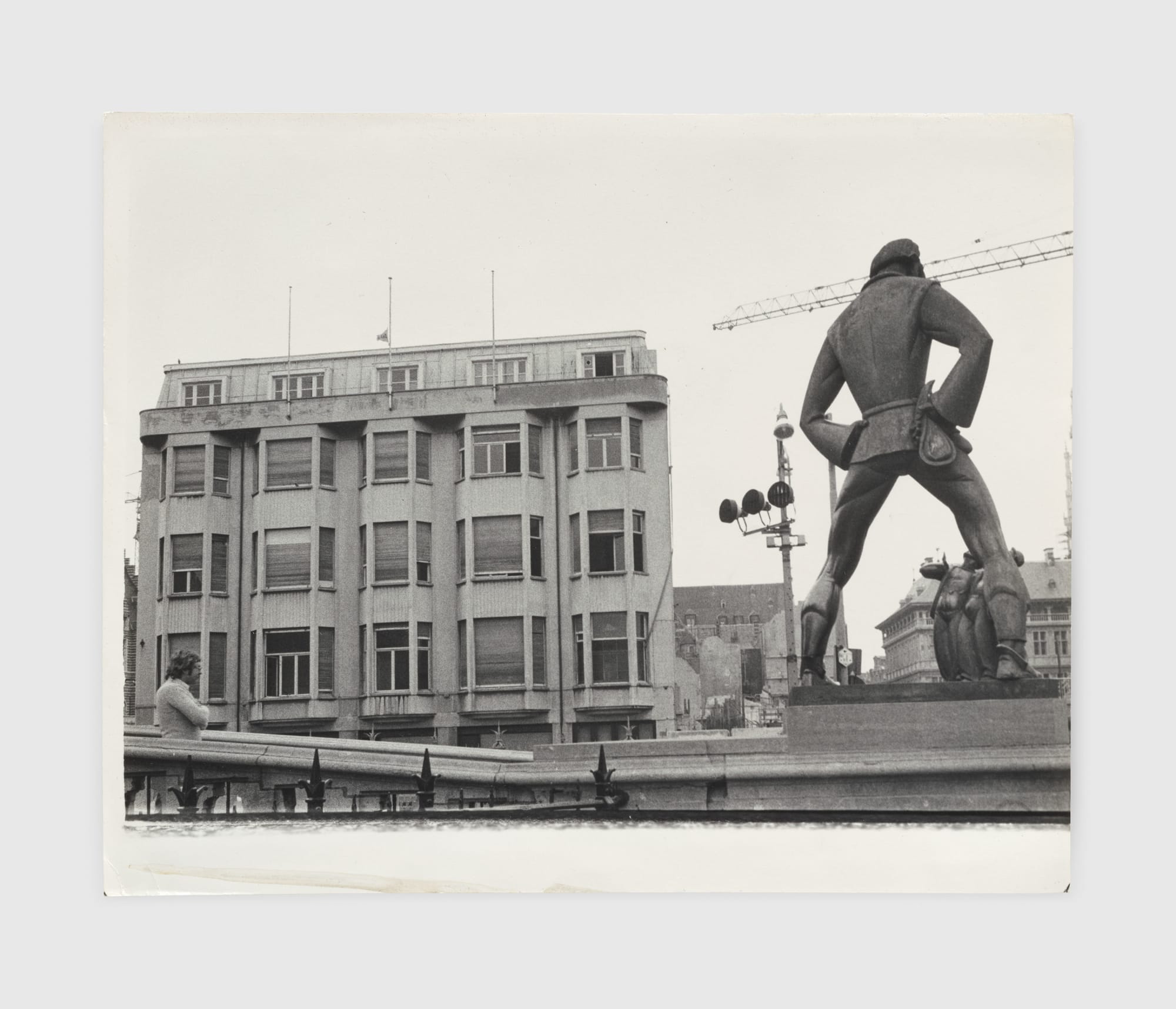 Gordon Matta-Clark, Office Baroque, 1977