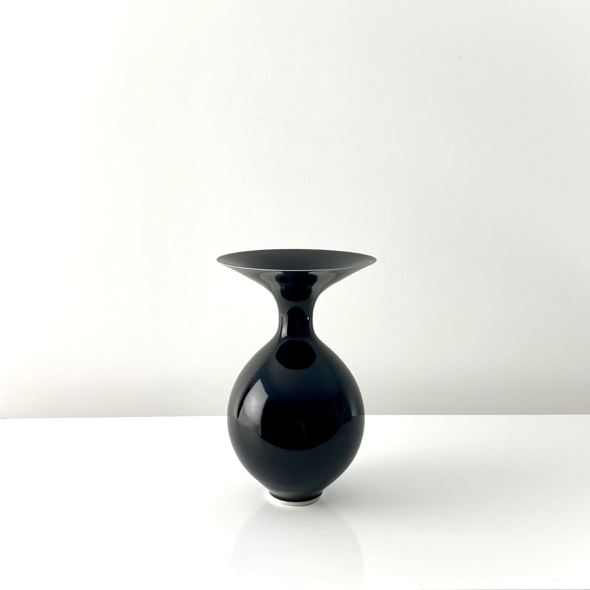 Anna Silverton, Porcelain Vase , 2023