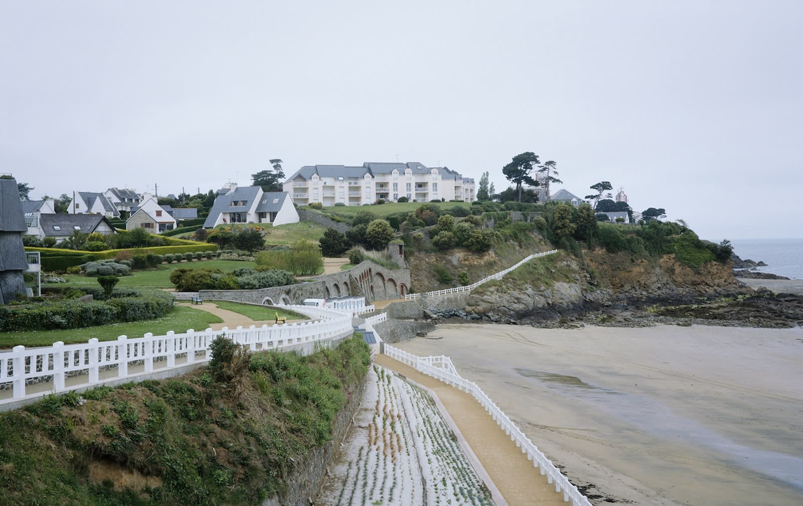 André Mérian Saint Quay - portrieux, mai 2009, Côtes d'Armor Tirage numérique sur papier fine art et encres pigmentaires Somerset réalisé par Sten Lena Dim. papier: 25 x 18 cm