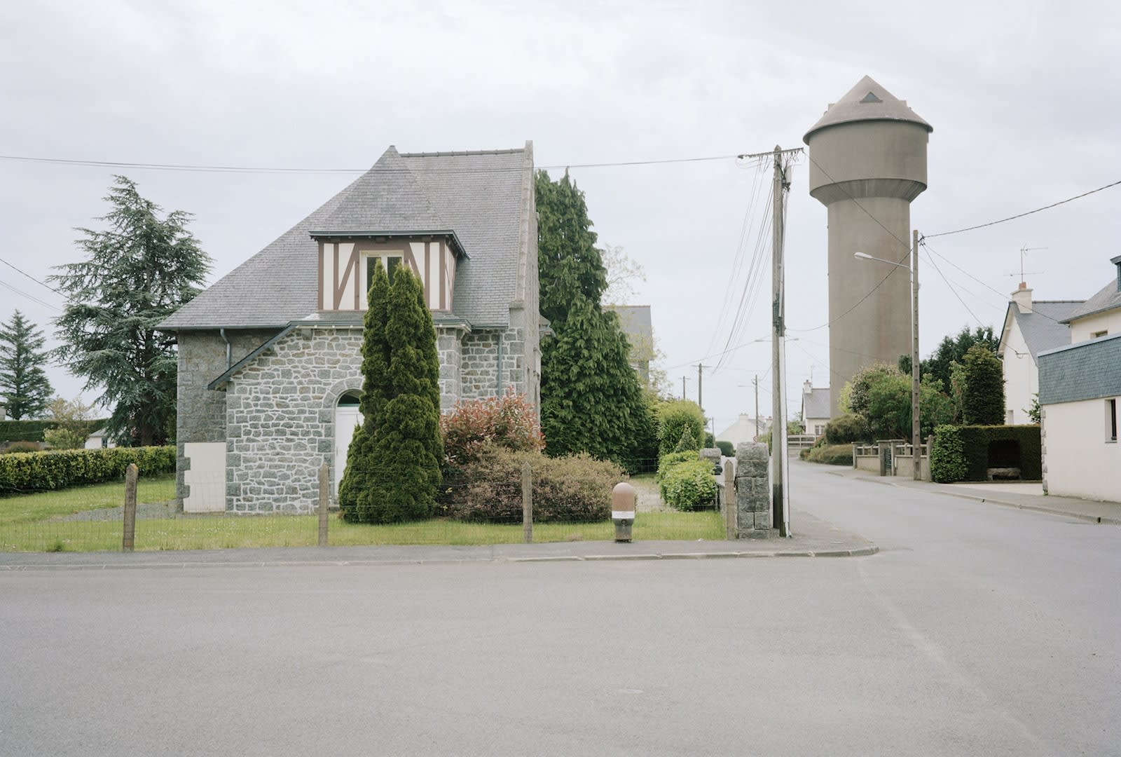 André Mérian Bégard, mai 2009, Côtes d'Armor Tirage numérique sur papier fine art et encres pigmentaires Somerset réalisé par Sten Lena Dim. papier: 25 x 18 cm