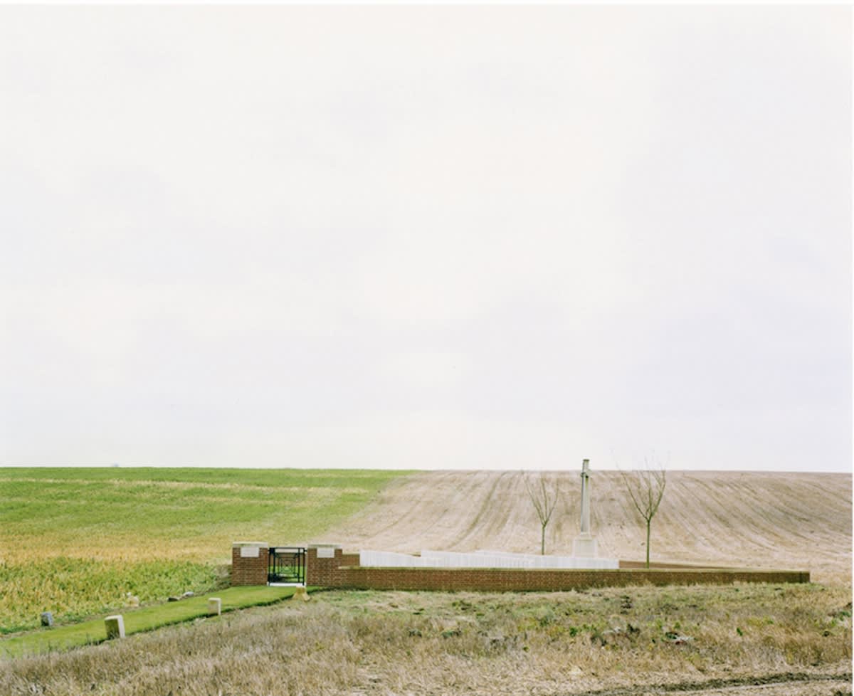 Aymeric Fouquez Havrincourt, France Tirage C-print et encadrement réalisés par l'artiste Dim. papier: 18 x 22 cm