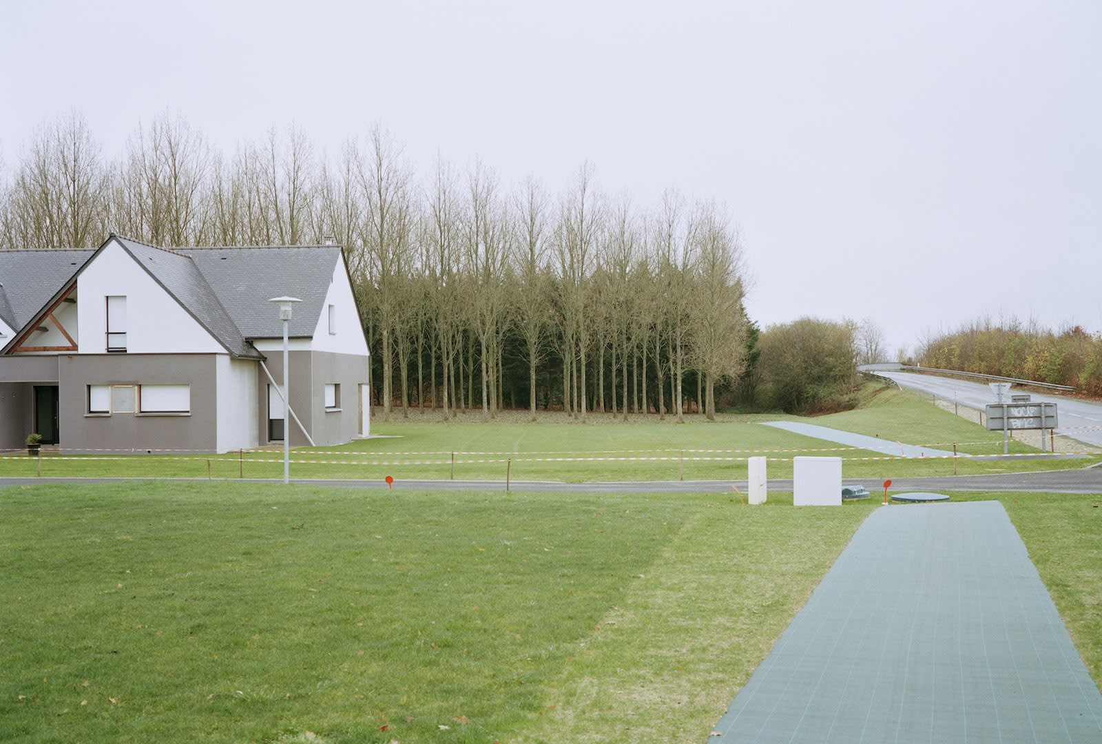 André Mérian Le Rheu, novembre 2008, Ille et Vilaine Tirage numérique sur papier fine art et encres pigmentaires Somerset réalisé par Sten Lena Dim. papier: 25 x 18 cm