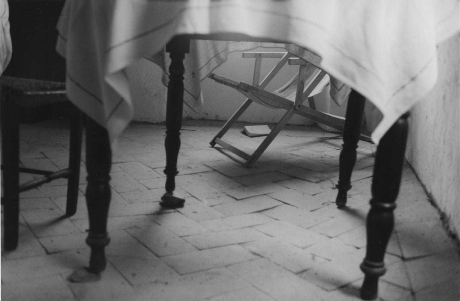 Hervé Guibert Lecture Tirage gélatino-argentique d'époque 14,8 x 22,6 cm Dim. papier: 23,7 x 30,5 cm