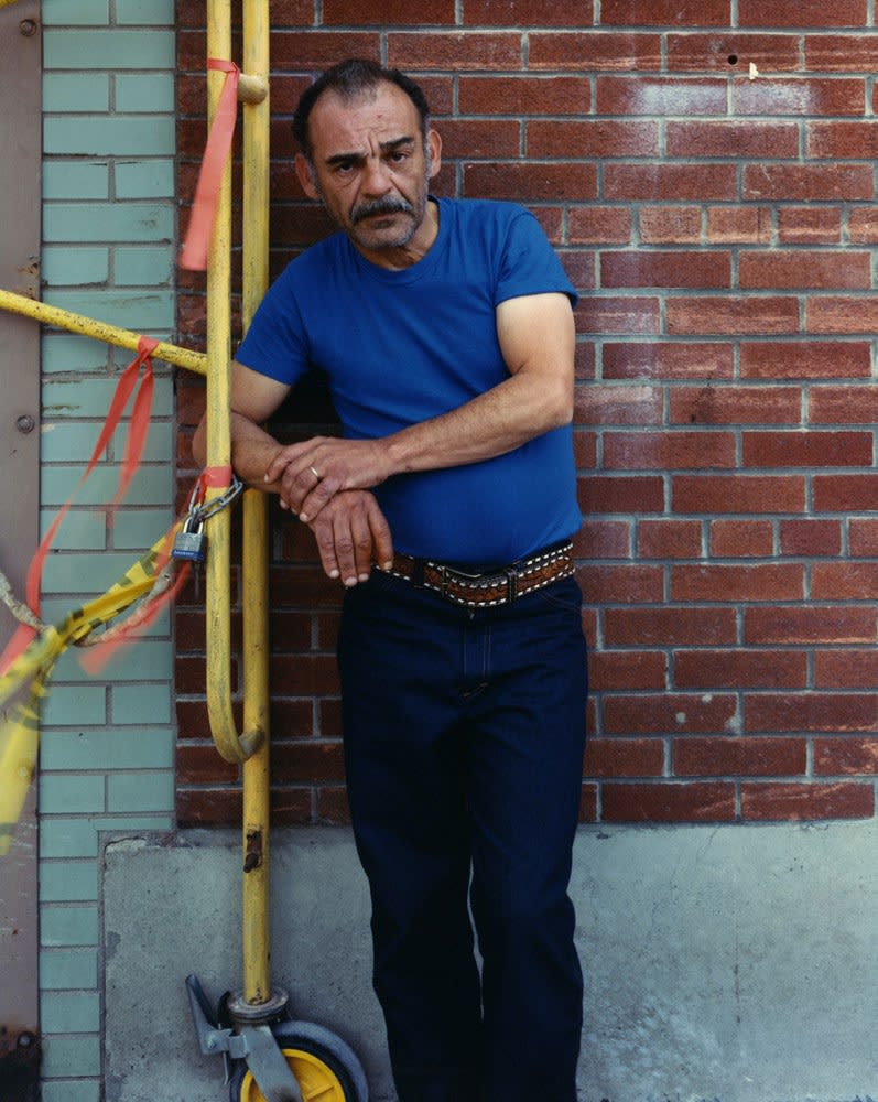 Bruce Wrighton Man at Scaffolding, Binghamton, NY Tirage C-print d'époque 20 x 25 cm Dim. papier: 20 x 25 cm