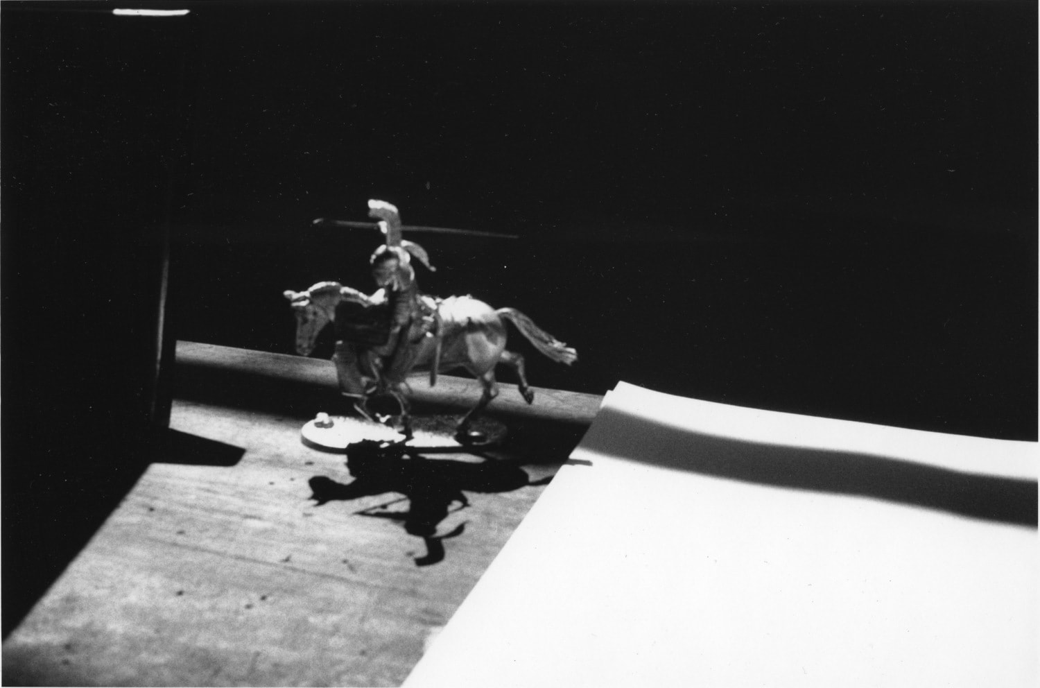 Hervé Guibert Le petit cavalier Tirage gélatino-argentique d'époque 14.5 x 22 cm Dim. papier: 23,7 x 30 cm