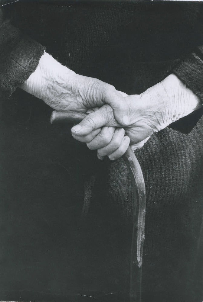 Sabine Weiss Sans titre Tirage gélatino-argentique d'époque réalisé par l'artiste 25,5 x 17,5 cm Dim. papier: 25,5 x 17,5 cm