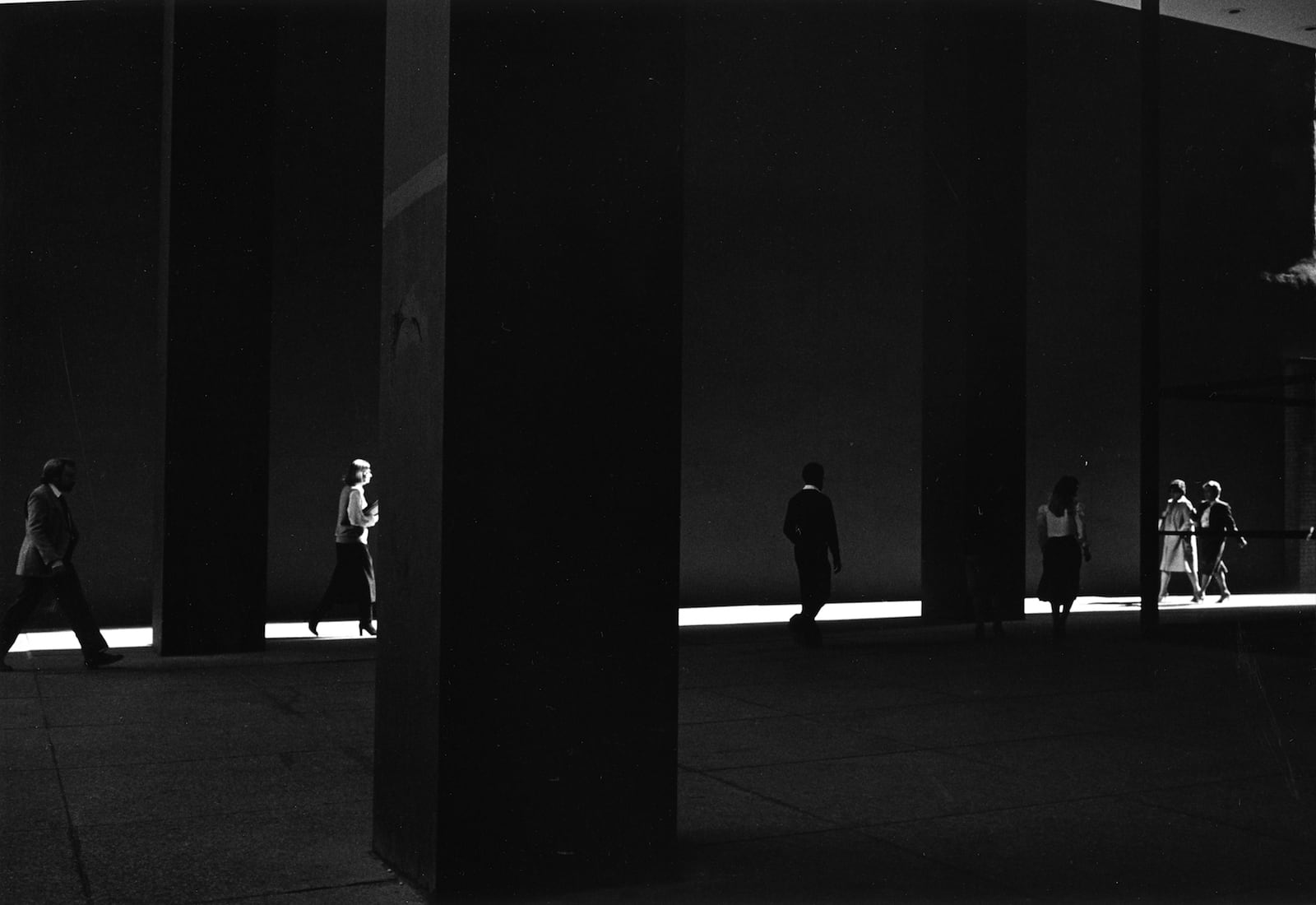 Ray K. Metzker Philadelphia: City Whispers Tirage gélatino-argentique postérieur, réalisé par l'artiste 30,6 x 20,4 cm Dim. papier: 35,5 x 27,6 cm