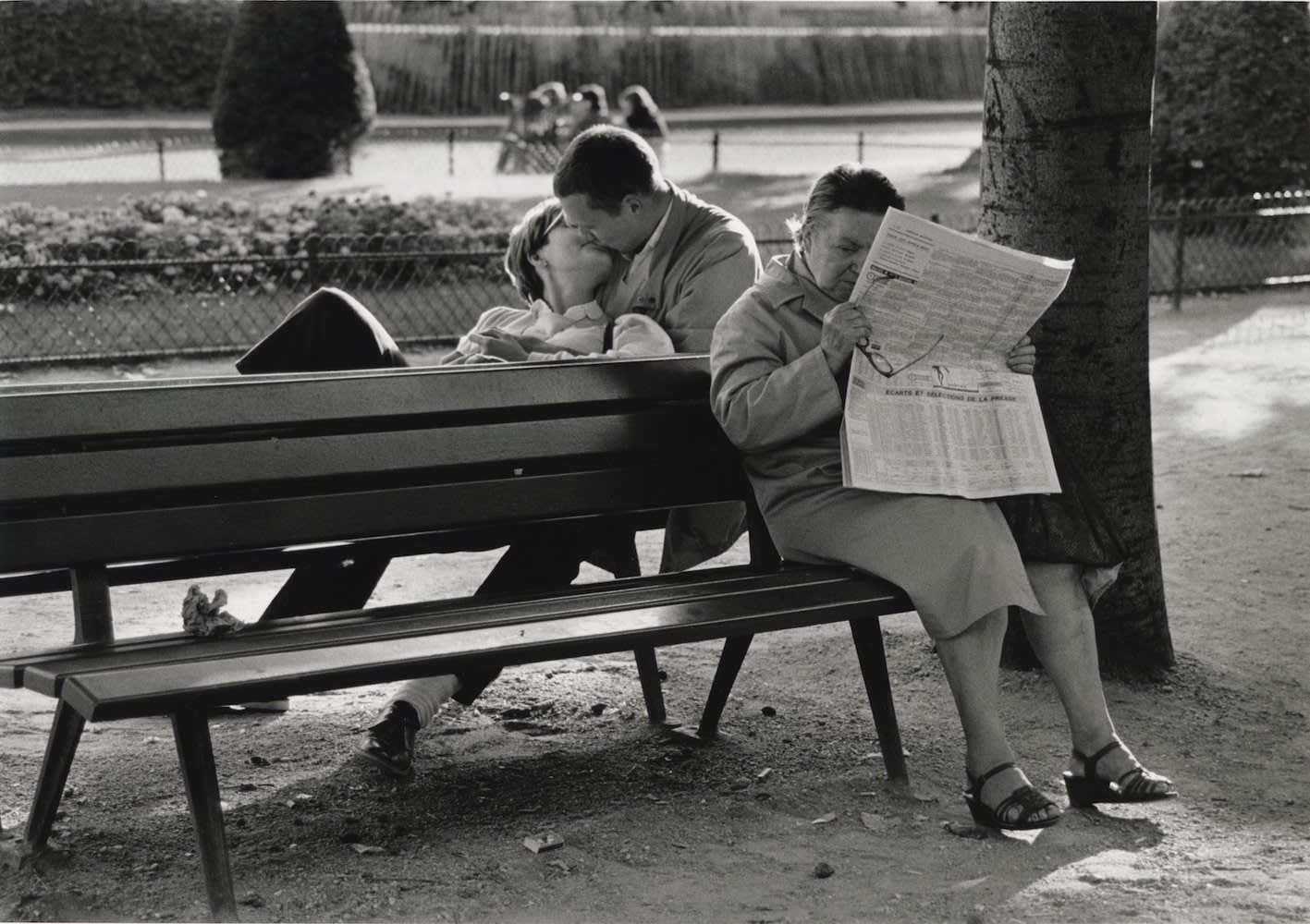 Sabine Weiss Jardin public, Paris Tirage gélatino-argentique postérieur 26,7 x 36,3 cm Dim. papier: 30 x 40 cm