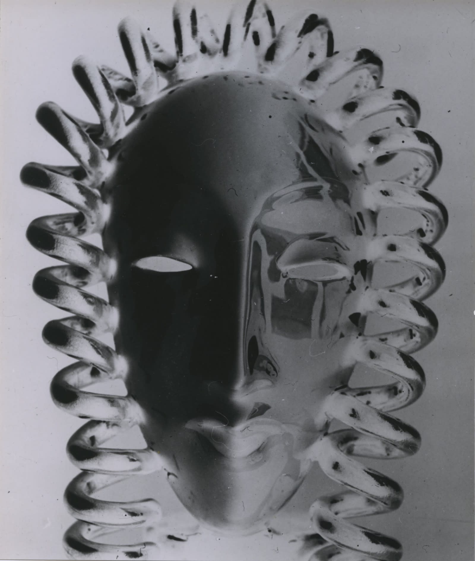 André Steiner Masque solarisé Tirage gélatino-argentique d'époque 21,4 x 18 cm Dim. papier: 21,4 x 18 cm