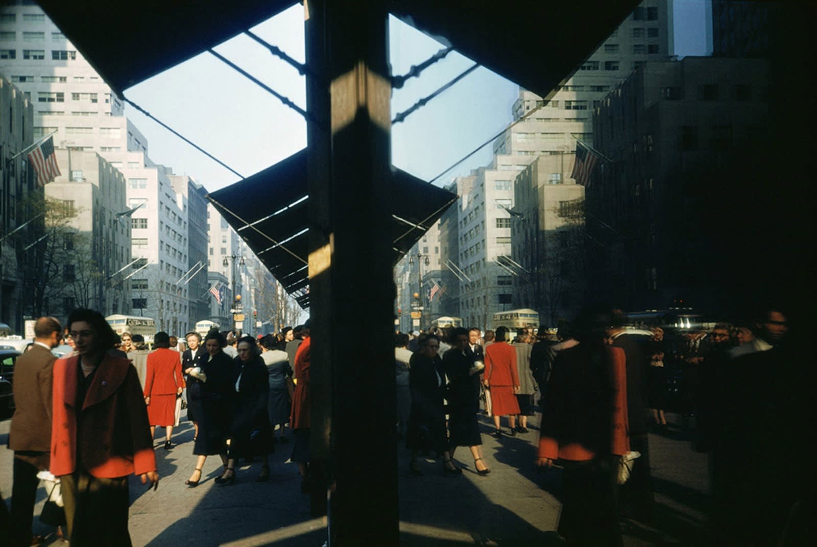 Ernst Haas New York City II, USA Tirage chromogène posthume 43,9 x 66 cm Dim. papier: 50,2 x 76 cm