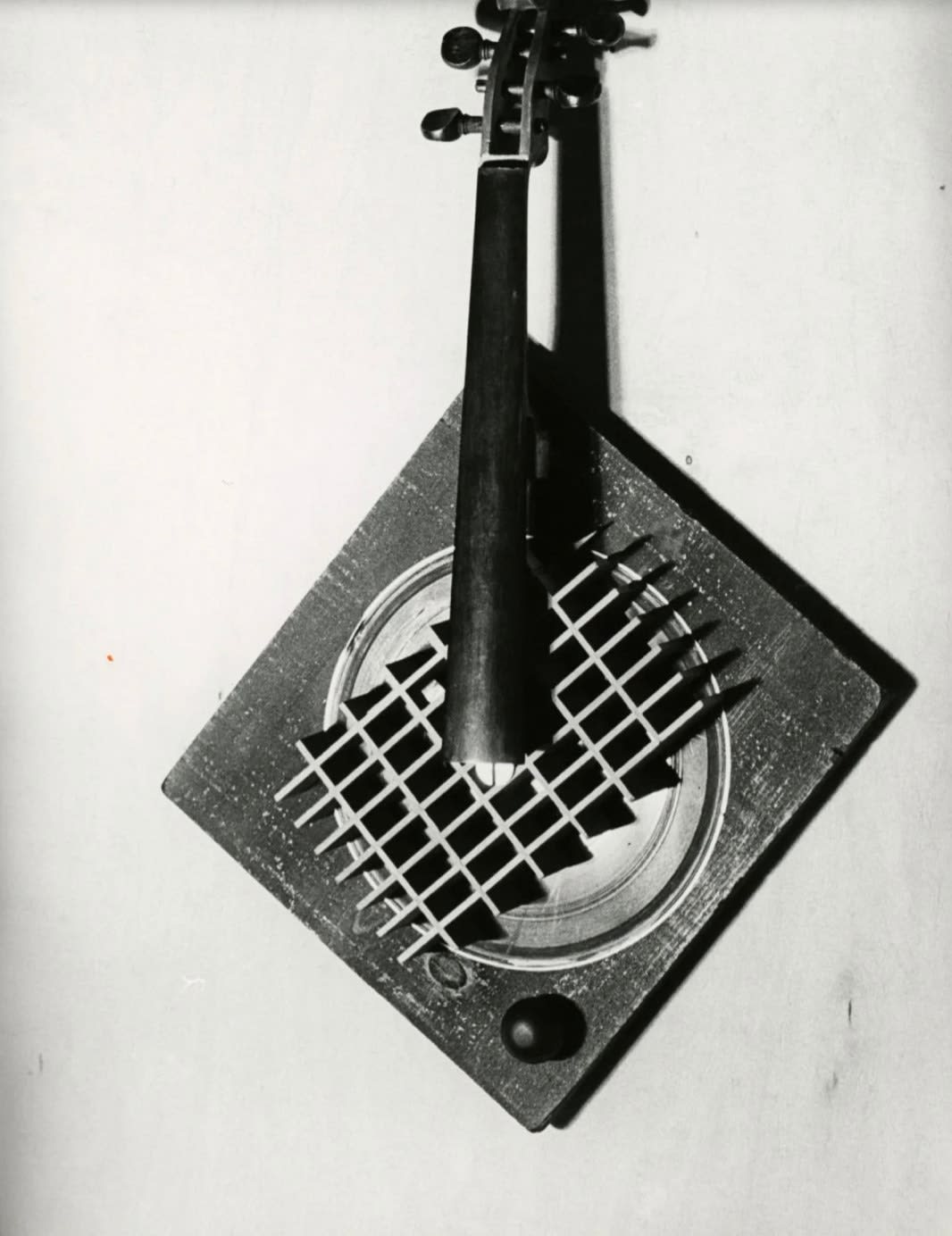 Man Ray, Silent Harp, 1944