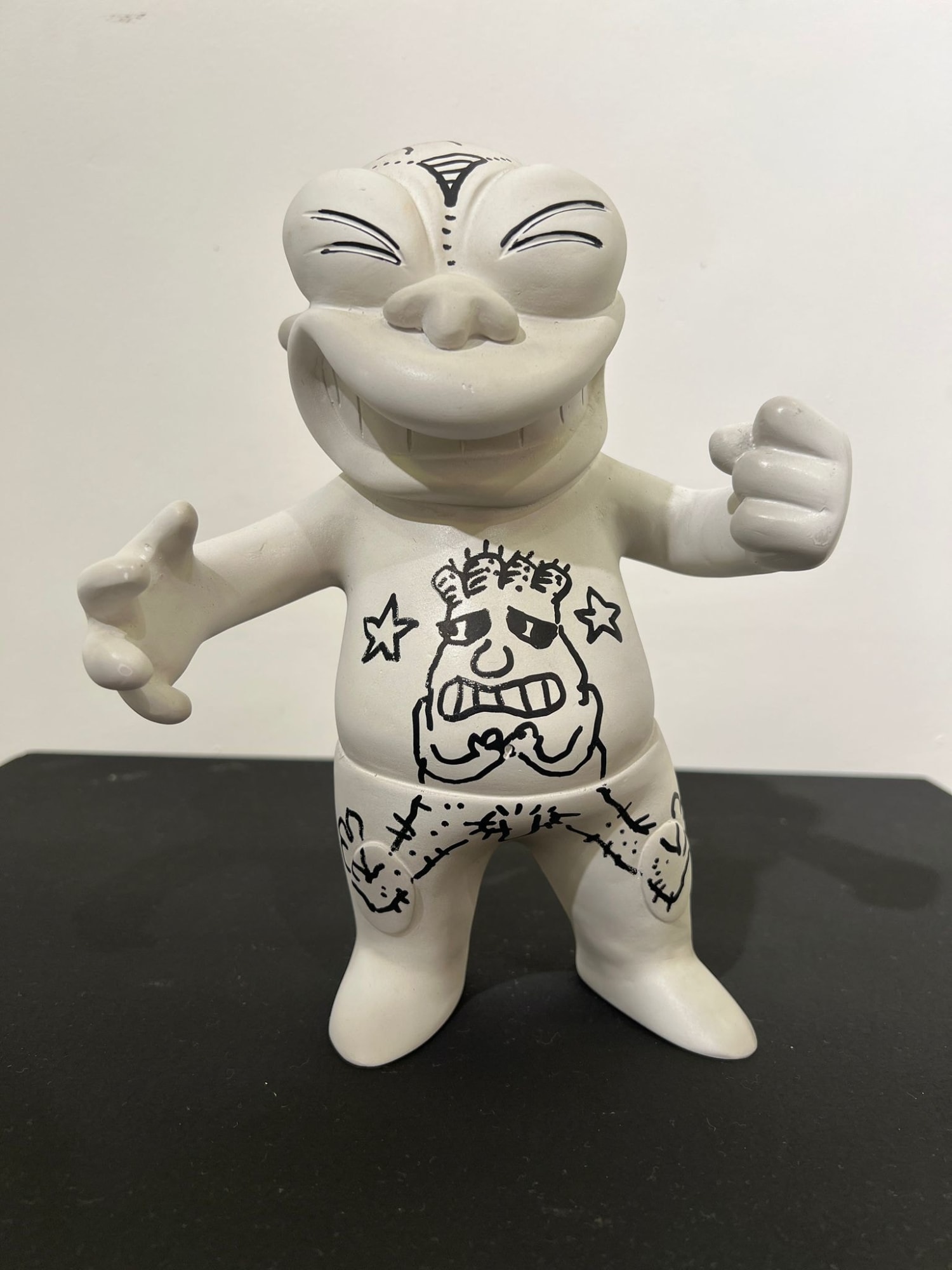 Jis y Trino, "El Sanx" (blanco), 2024