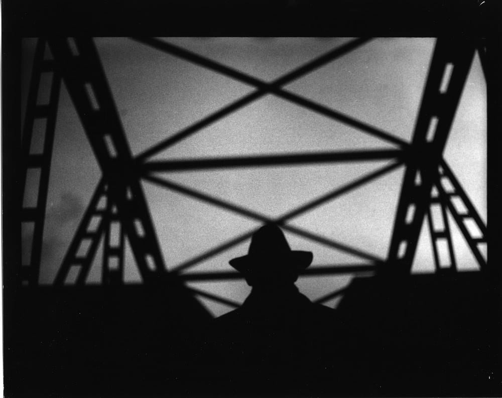 Giacomo Brunelli, Man, Hat and Bridge, Hamburg, 2016