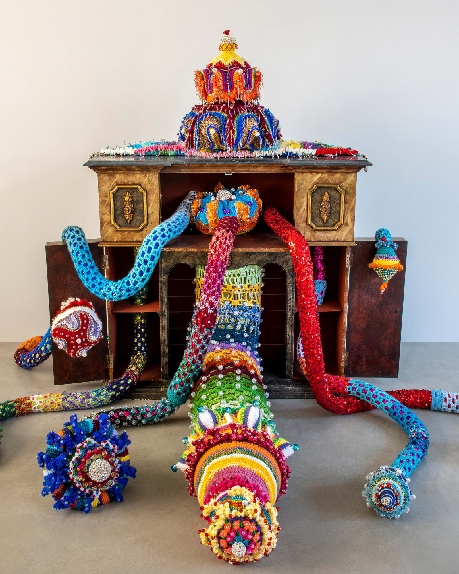 Joana Vasconcelos, Caldi Abbracci, 2022