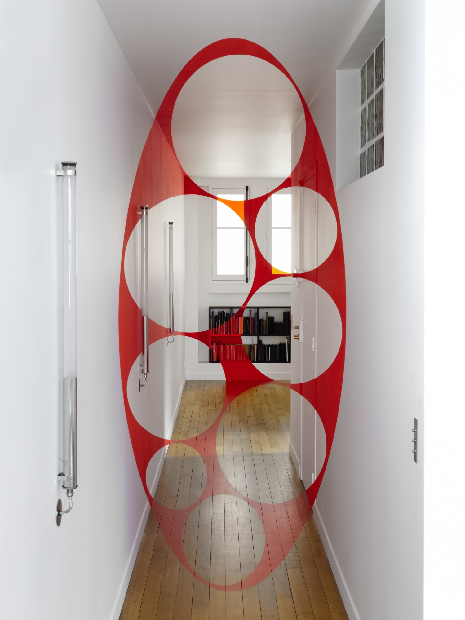 Felice Varini, Danse de disques pour l’ellipse, 2018