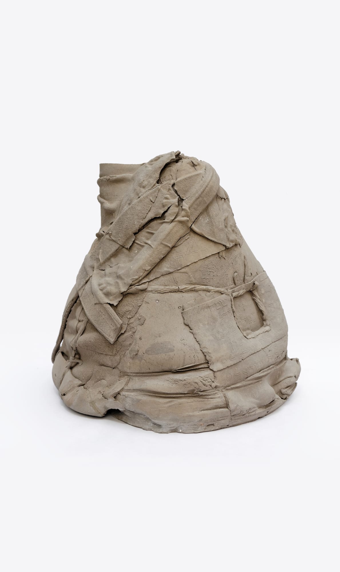 Georges Jeanclos Urne #5 Sculpture en terre cuite 28 x 27 x 24 cm