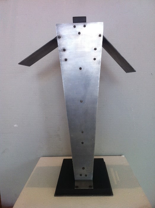 Jacques Le Chevallier Lampe de bureau aluminium et ébonite Hauteur : 29,2 cm 19 1/8 by 14 1/8 by 13 1/8 i