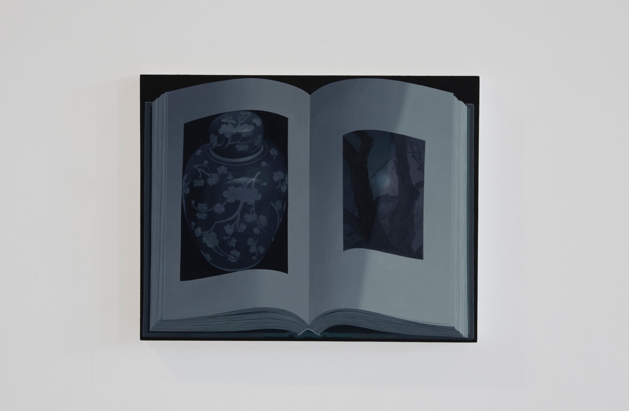 Olivia Jia, Glazed urn, moonrise, 2022