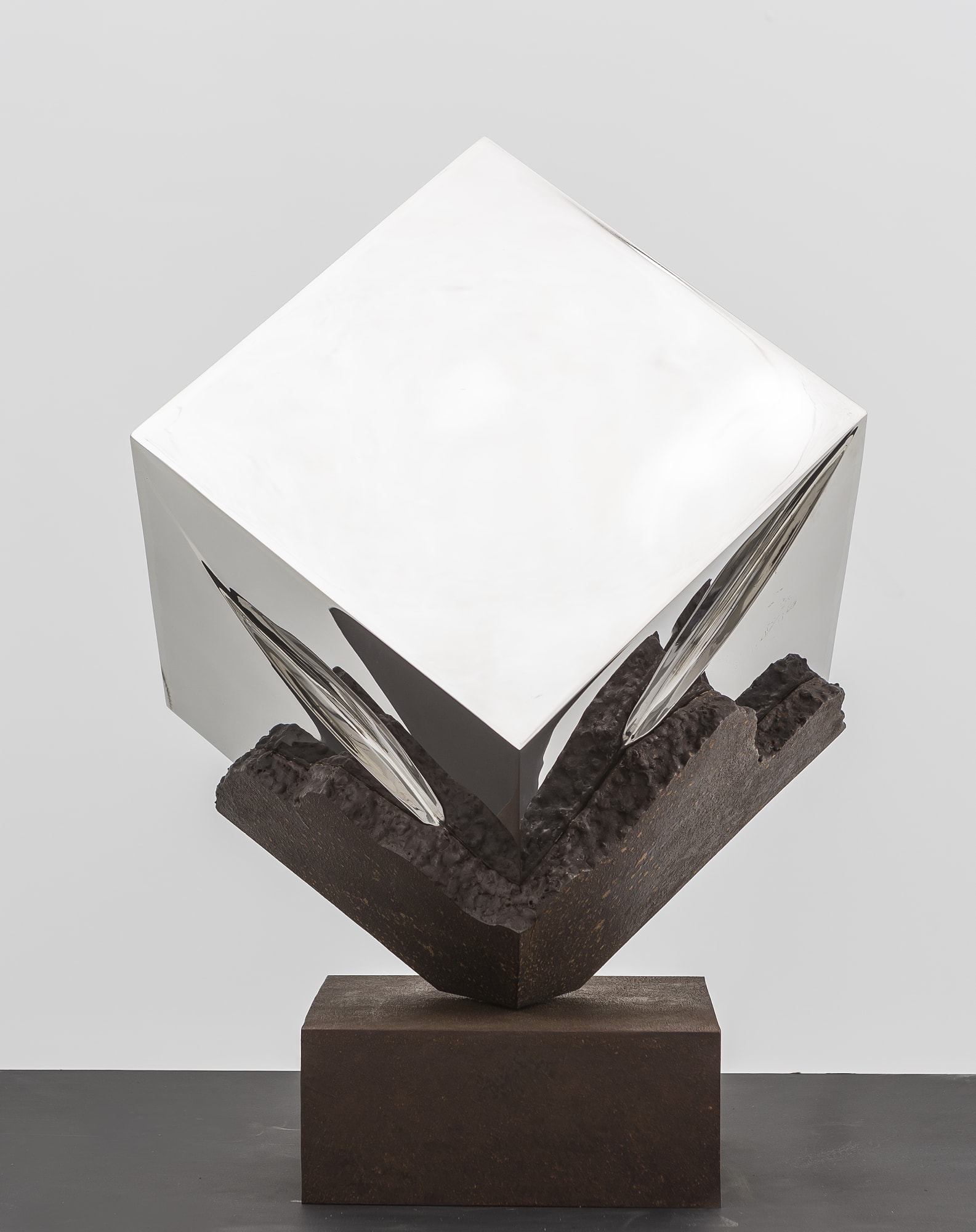 Gustavo Vélez, Nacimiento, 2018