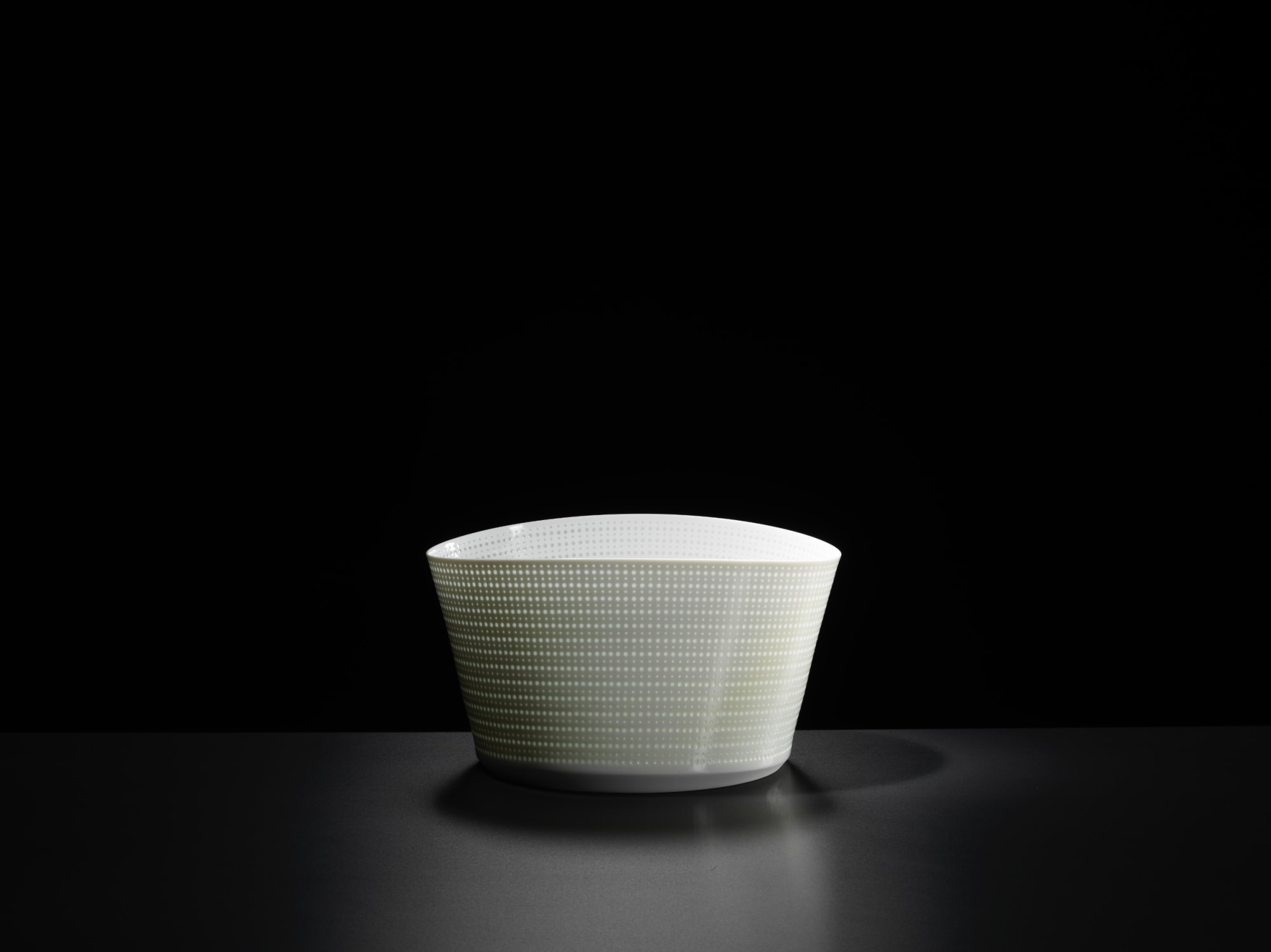 Niisato Akio, Porcelain Light Vessel