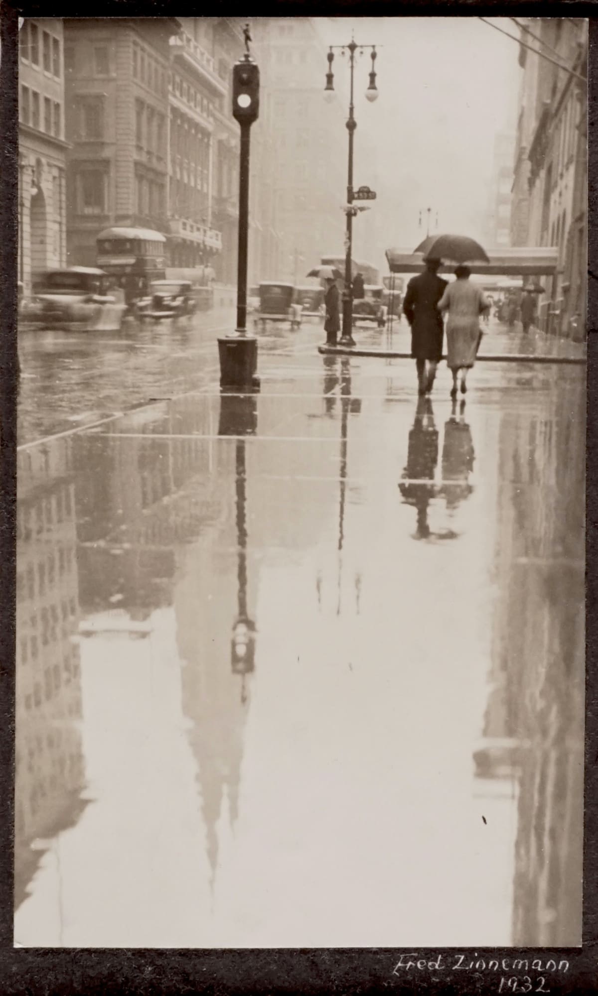 Fred Zinnemann, Rainy Day, Fifth Avenue, New York, 1932