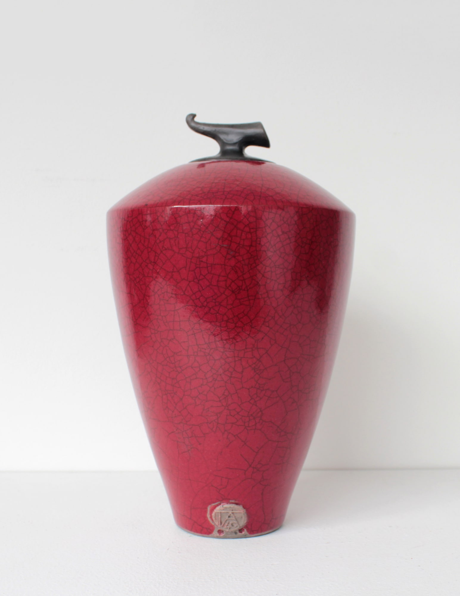 Tim Andrews, Narrow Lidded 'Curling' Piece , 2021