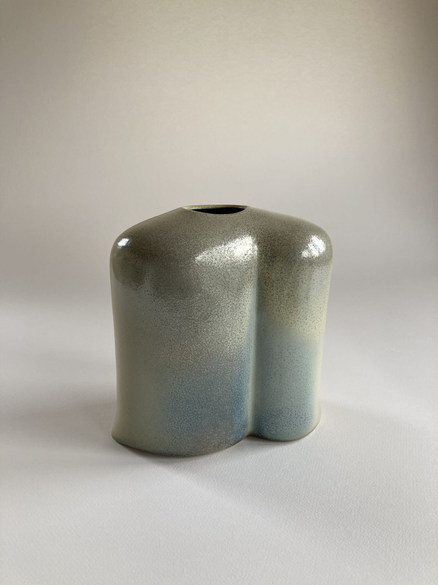 Ruth King, Blushed Curl, 2021