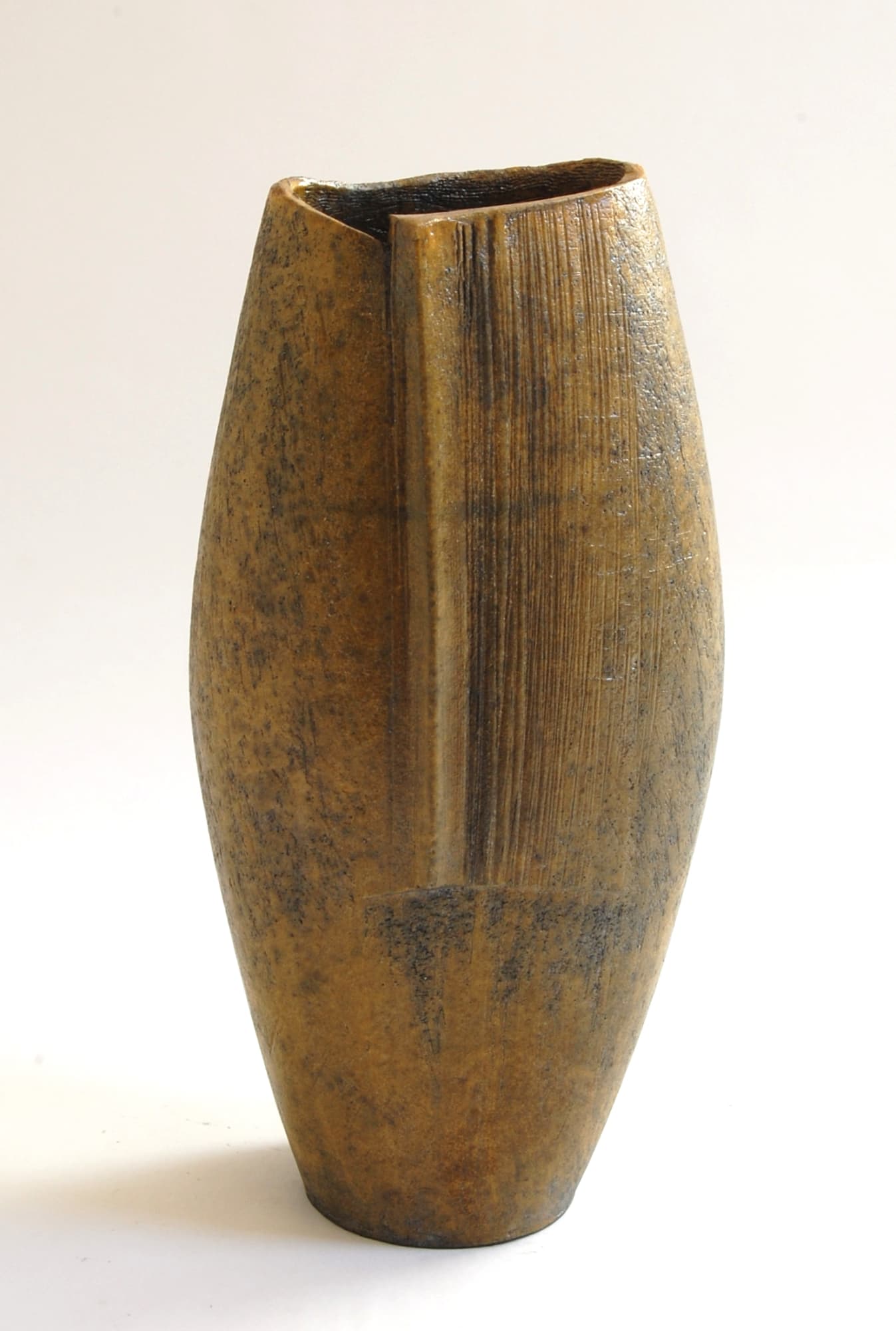 Stephen Murfitt, Yellow Vessel with Seam, 2021