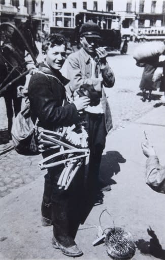 Alexander Rodchenko, Ulichnaya torgovlya (Street Vendors), 1929