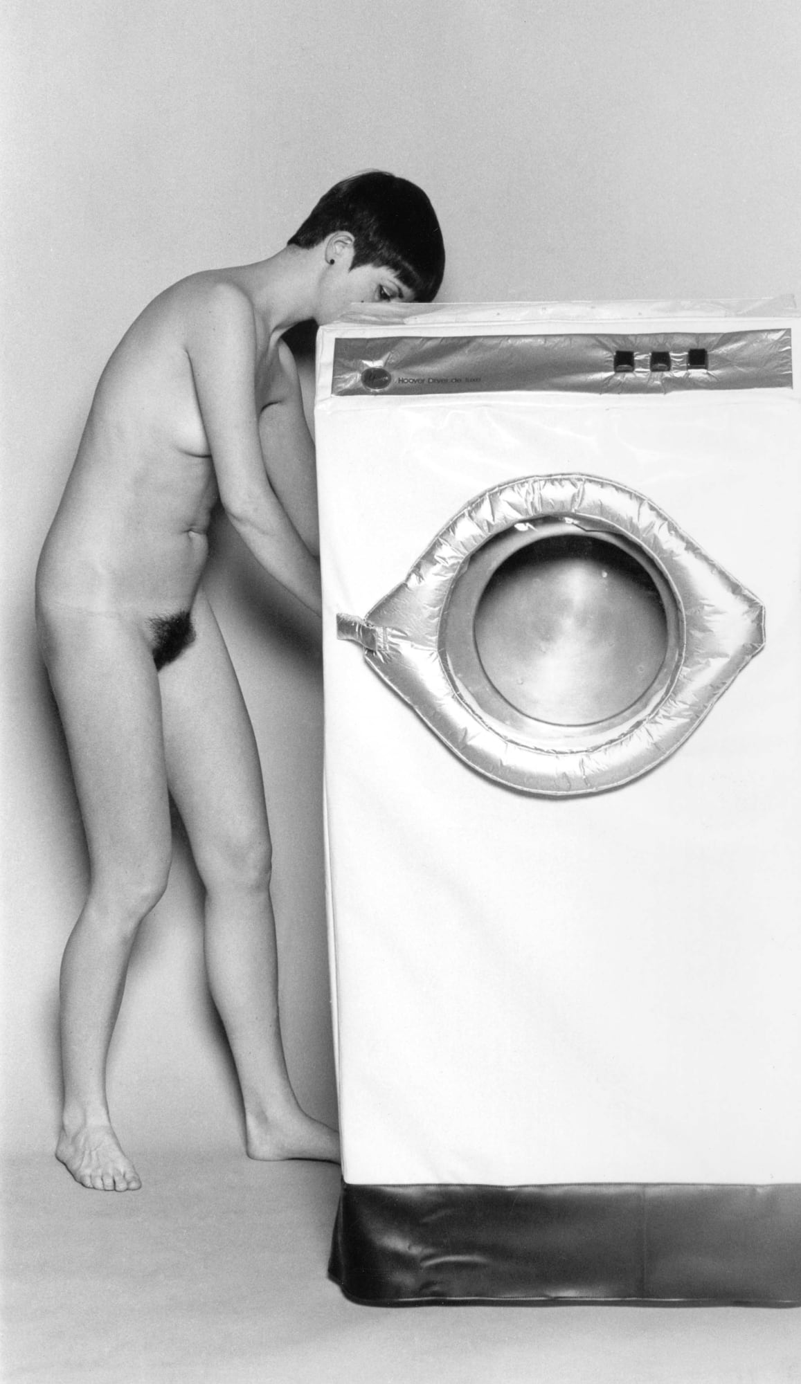 Helen CHADWICK, In the Kitchen (Washing Machine), 1977