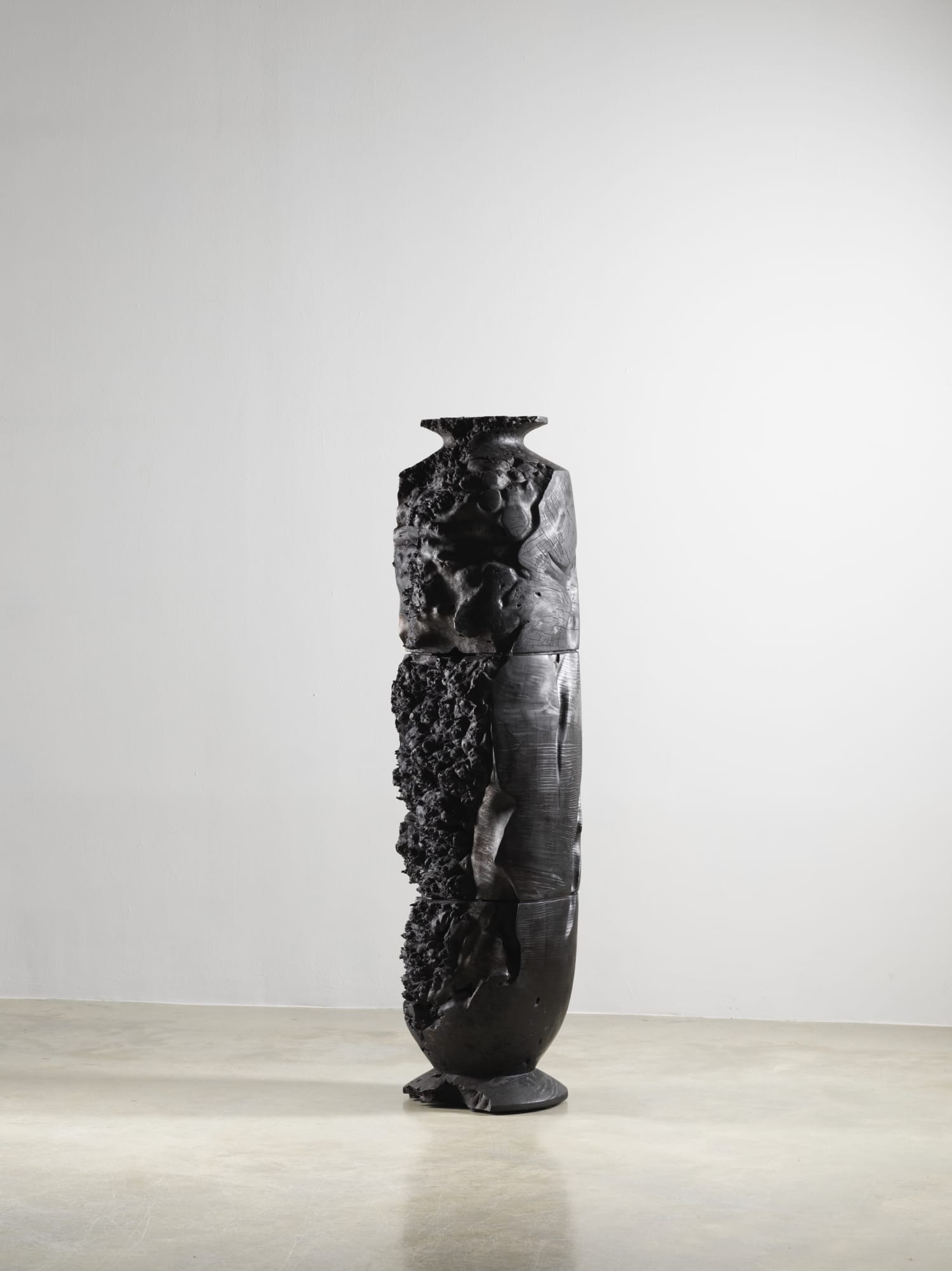 Eleanor Lakelin, Column Vessel I, 2019