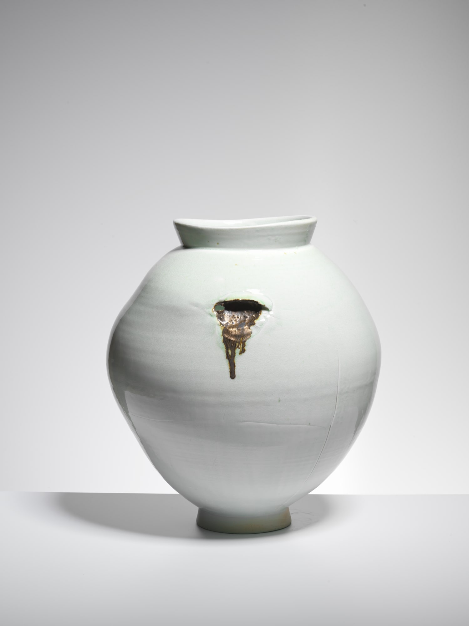 Adam Buick, Inclusion Jar 4, 2022